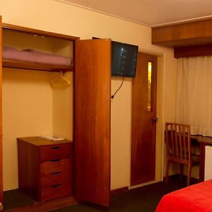 Habitación Estándar con 2 Camas Individuales